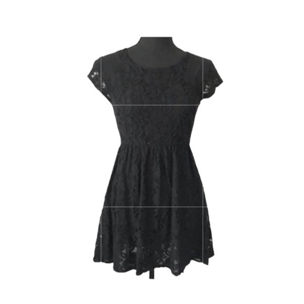 Xliriration pretty lace flower pattern black size S